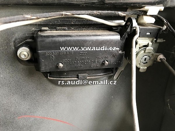 Audi A4 B5  1998 klika + vložka  dveří zámek dveří spolujezdce přední prava