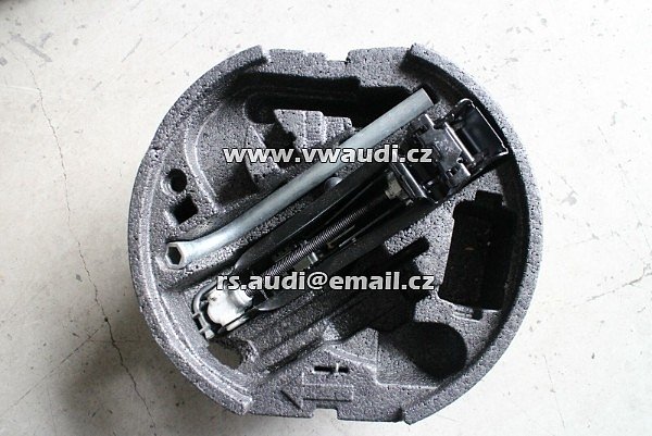 1Z0 012 115  Škoda Octavia II 1Z 1Z5 Combi polystyrenová výpln rezervního kola 