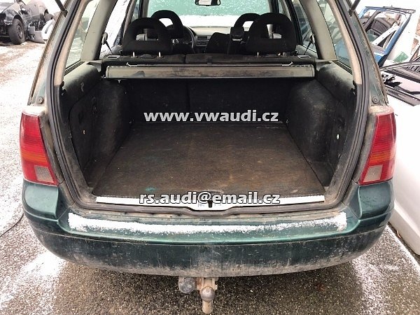 dvojitá podlaha do kufru Golf 4 Bora kombi variant uložný prostor uložení rezervy a nářadí
