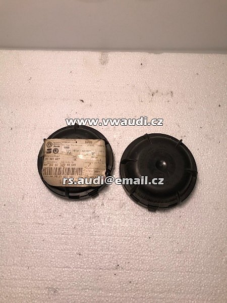 357 941 607  /  134 728 00  Audi VW Kryt zadní protiprachový krytka 