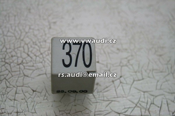 relé relé č. 370  8D0 951 253    Audi A4 B5 A6 C5