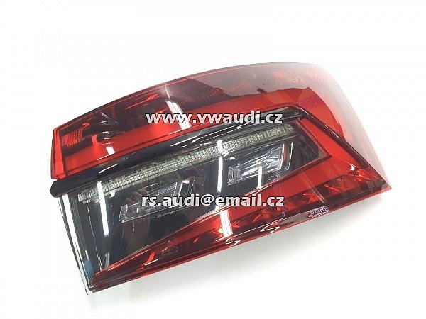 3V9 945 208 B  SUPERB III Pravé zadní LED světlo 2020   Top LED s černou lištou.