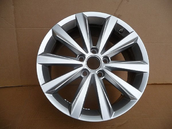 1Q0 601 025B AL DISK 17&quot; 1Q0 601 025B  VW Passat 3C (B6 / B7)  Salamanca Silver 17&quot; 7.5J ET4