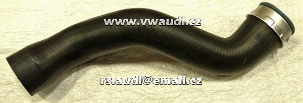 8E0 145 737 F Hadice plnicího vzduchu pro AUDI A4 A4 Avant B7 2.0 TDI