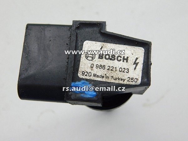 Zapalovací cívka svíčka 0986221023 VW GOLF IV (1J1) 1.6 FSI BOSCH