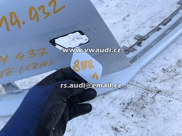 8W0 807 241 Bílá  krytka tažné oko Audi A4 8W B9  od 2016 Přední nárazník