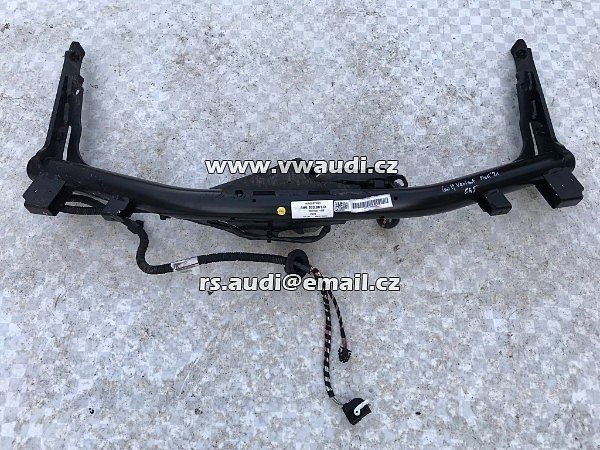 5H9 803 881 D VW Golf 8 mk VIII 2019 20 21 otočné tažné zařízení 