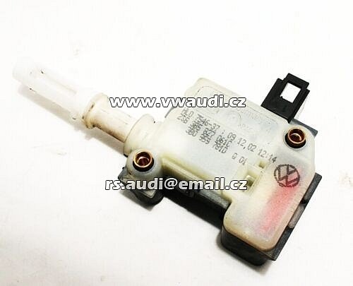  3B0 959 781 D Servomotor pátých dveří ZV VW Passat 3B 3BG Golf 4 Touareg Phaeton 3B0