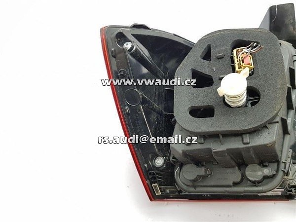 2GS 945 096 A  Polo VI 2G AW pravé od 2017  držák žárovek patice panel elektrický 
