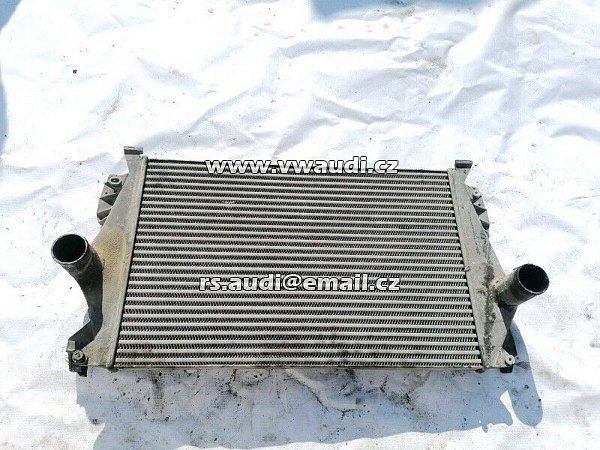 4D0 145 805 G AUDI A8 3,3 TDI AKF chladič turbo intercooler