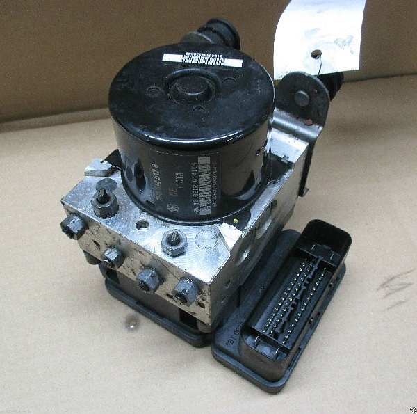  7HO 907 379R ABS  hydraulický blok T5