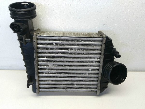 Intercooler levý  ŠKODA Superb 2.5TDI 120kW 3B0 145 805J