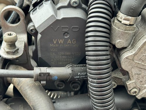 03L 129 086 V 120 Ovladač vířivé klapky pro Audi Seat VW 2.0 TDI  AUDI A4 (8K, B8) 2008
