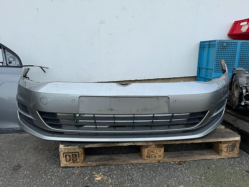 VW GOLF 7 VII přední nárazník barva LB7W