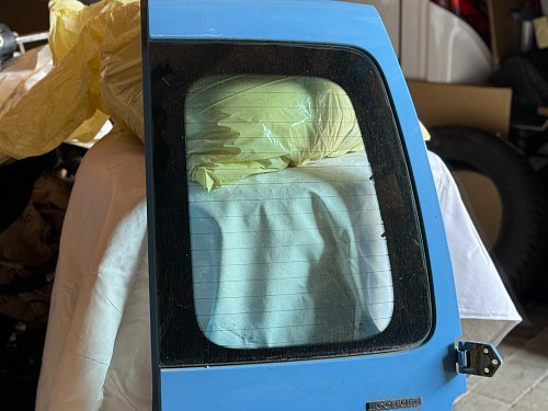 VW CADDY 2K okno sklo pro zadní dveře pravé půlené páté kufr lítačky