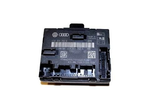 Audi A6 4G 2012 4G8 959 793 E/A  ECU jednotka dveří  LP  . dveře 