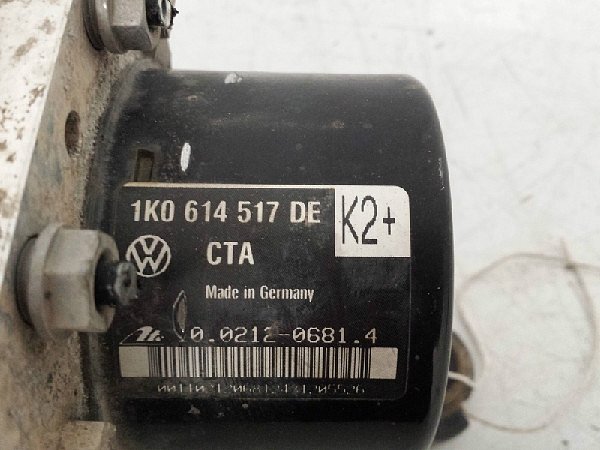 1K0 907 379 BJ / 1K0 614 517 DE Golf MK6 1.6 TDI 2010 ABS Pump 