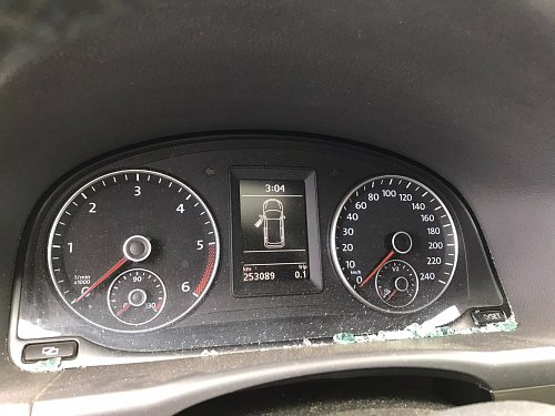 Přístroj sdruž. na palub.desce tachometr  VW Touran 2012 240KM/H