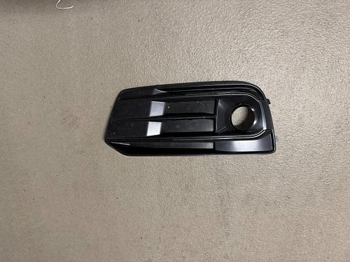 80A 807 679 F RU6 Audi Q5 Mřížka předního nárazníku levá strana S LINE 80A   tmave chromova matna/aluminium