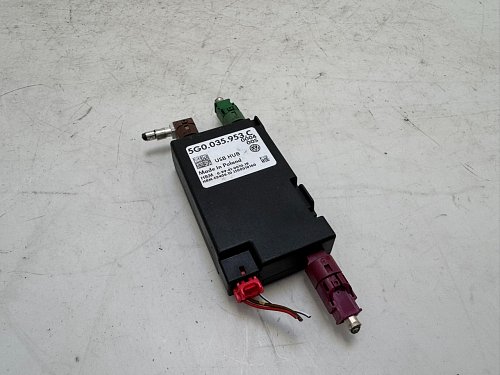 Vnitřní řídící jednotka VW Passat 3G B8 5G0035953C USB HUB   ANTÉNÍ MODUL