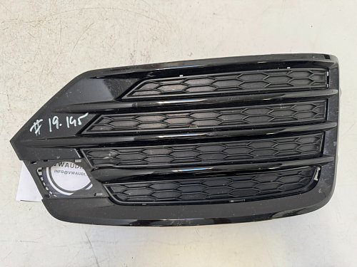 Audi Q3 s line Mřížka do nárazníku spodní grill pravý spolujezdec plástev