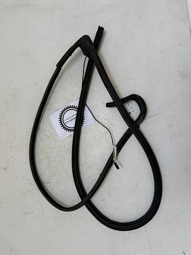 7H0 843 785H / 786H  Těsnění posuvných dveří VW T5  VLEVO s ochranou proti přivření snímače 7H0843785H