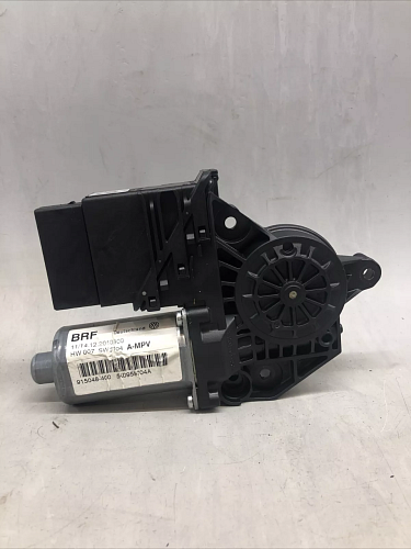 motorek stahování oken pravý zadní VW Touran 1T0 5K0 959 704 A