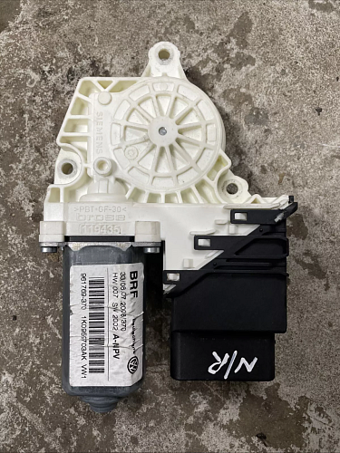 Motor stahování oken levý zadní Škoda Octavia 2 II,  Touran.1K0 959 703 AK. 1K0 959 795 AA ...