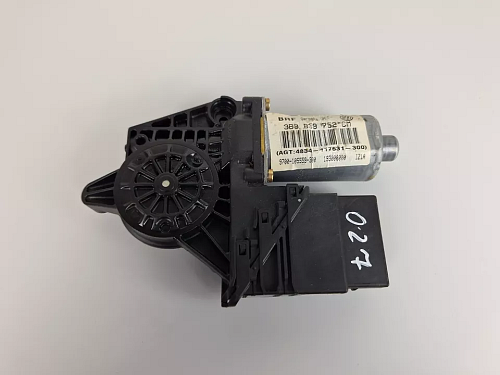 VW Passat  B5,5 2001 02 03 04 okenní motor na pravé straně zadní dveře  3B9 839752CM,