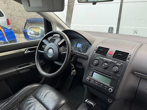1T0 905 855 A vlozka zamku pro spinaci skrinku VW Touran 1T 2004  se snimaci civkou  + 1K0 905 841 zamek rizeni