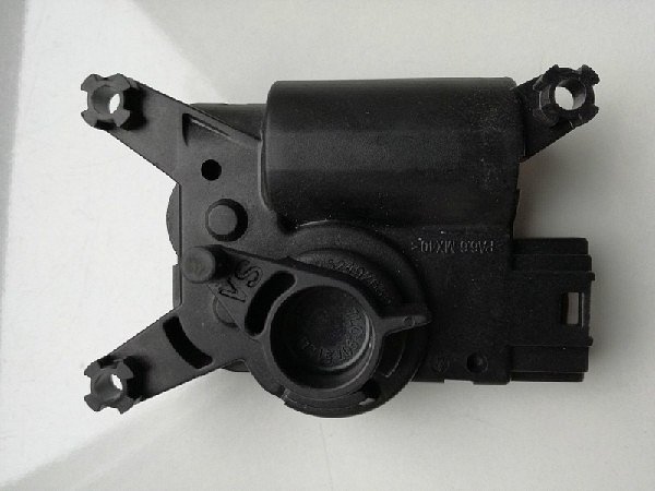 7H0 907 512B VW  T5 Multivan Sharan 7N  Servomotor klapky topení Delphi 52411483