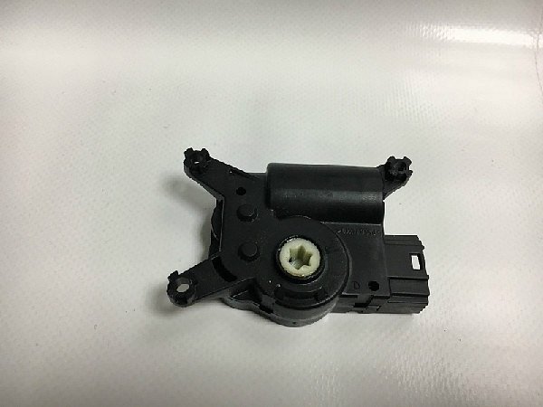 7H0 907 512C VW  T5 Multivan Sharan 7N Servomotor klapky topení Delphi 52411483