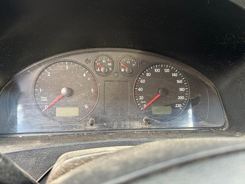 7H0 920 851 R / 7H0 920 851RX  Přístroj sdruž. na palub.desce Tachometr