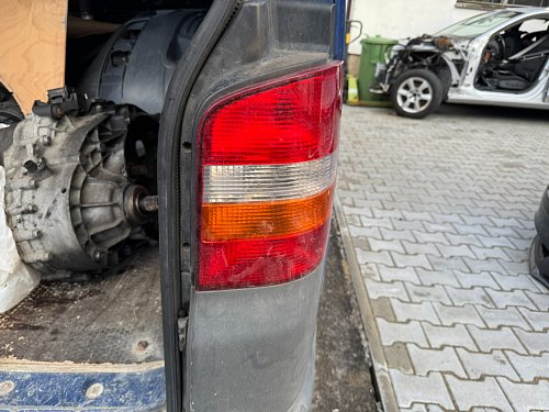 7H0 945 258 A nosic zarovek pro zadní smerove svetlo: 7H0 945 096 J  VW T5 Transporter