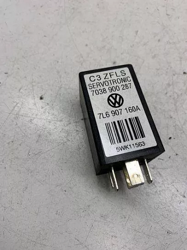 relé 476 . VW Touareg . 7L6 907160A Servotronic Relé