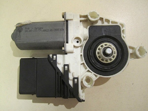 1C0 959 812 VW  Motor spouštění vpravo vzadu 1C0 959 812 /3B9 839 752BF