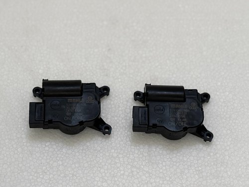 motorek klapky topení klimatizace  VW T5 T6 T6,1  Mahle  524104492R08 MAHLE 30.93693.21 230923 DSR . NEW PART