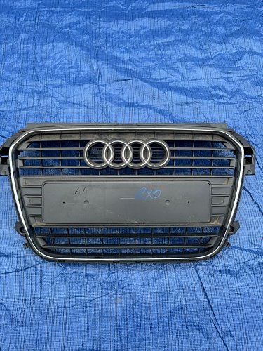 Audi A1 8X maska grill