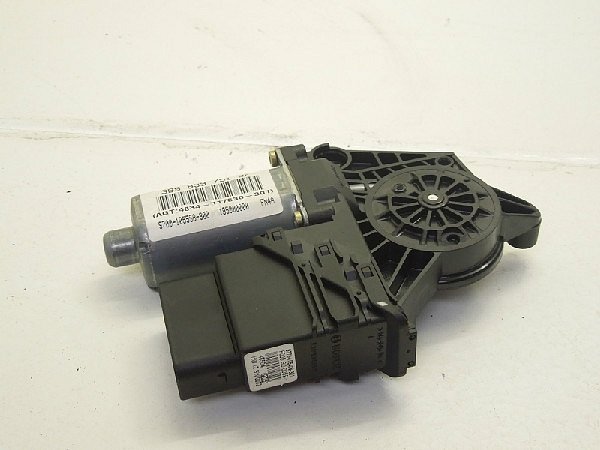 101 439-202 VW Passat B5 motorek spouštění skla - Levých zadních dveří - L.Z dveře