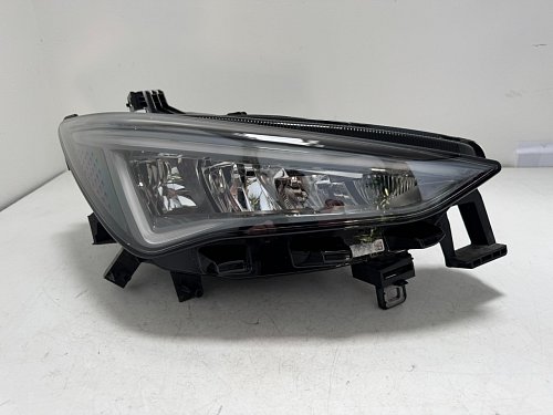 Světlomet Cupra Born 10F941008J Full LED pravý 2020 21 22  23  Přední Spolujezdec pp