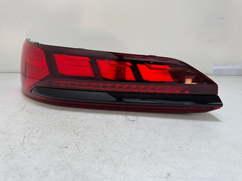 Zadní světlo levé pro Audi Q7 4M LIFT - LED  BLACK