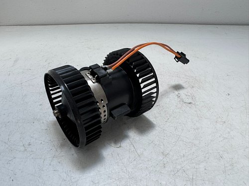 ventilátor topení klimatizace  dmychadlo Audi Q7 4M TOUAREG  nový díl orig