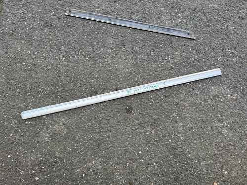 Ozdobná lišta předních levých dveří VW Passat B5.5 01-05 CHROM STŘÍBRNÁ