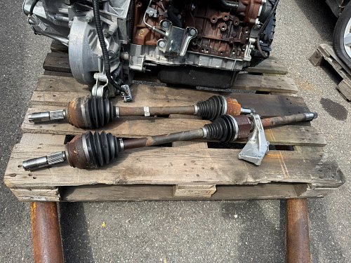 16 143 057 80  HŘÍDEL  vpravo  POLOOSA  PEUGEOT BOXER 2,2 2024 CITROËN Jumper