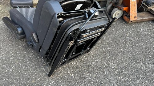 Pneumaticky odpružená sedačka VW Crafter 2E MB Sprinter ŘIDIČ Isringhasusen