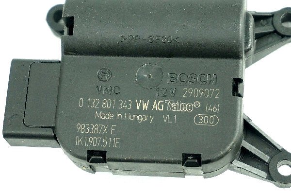  0 132 801 343 Valeo  Servomotor nastavení klapky cirkulaci  vzduchu topení + AC  