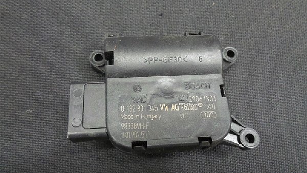   Servomotor nastavovací klapky topení / klimatizace  Golf 5 V . Octavia 2 .A3 LEON 1K0 907 511 VW  /  Bosch - 0 132 801 345  Servomotor nastavovací klapky topení / klimatizace 