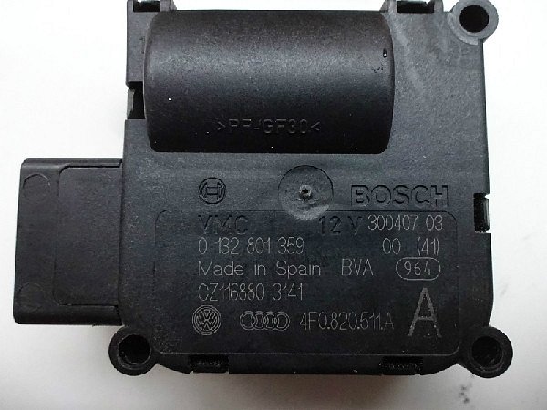 4F0 820 511A  Audi A6 4F C6 Servomotor motorek nastavení klapky topení / klimatizace  