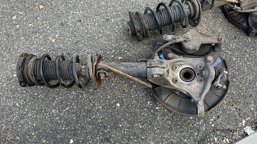 VW Sharan 7N přední náprava mcpherson závěs kola + tlumič