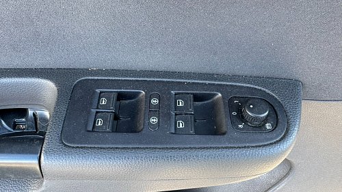VW SHARAN 7N spinac pro stahovani oken u řidiče levé dveře